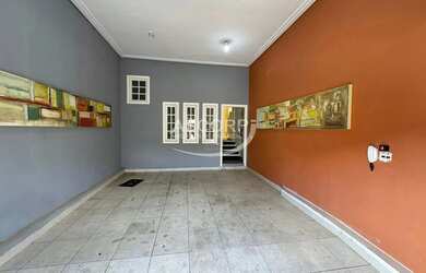 Imagem: A casa possui 3 Dormitórios, 4 Banheiros, 2 Vagas na garagem