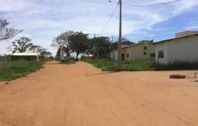 Imagem: O terreno e possui Dormitórios, Suítes, Banheiros, 300000-0m²