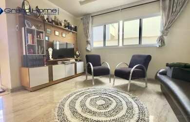 Imagem: A casa possui 4 Dormitórios, 2 Banheiros, 4 Vagas na garagem