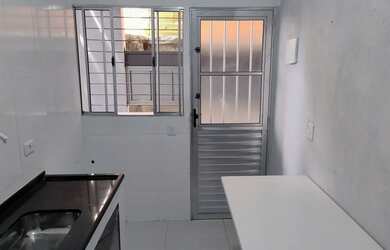 Imagem 3: Aluga Linda Casa. Varanda, Área de serviço, 40m² de Áreae1 Banheiro