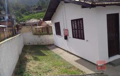 Imagem: A casa possui 2 Dormitórios, 1 Banheiro e está localizado