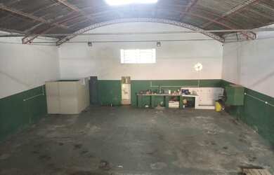 Imagem: O depósito possui 300m² de Área e está localizado em Olaria