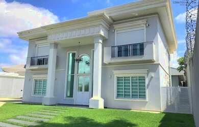 Imagem: A casa possui 1 Dormitório, 4 Banheiros, 4 Vagas na garagem