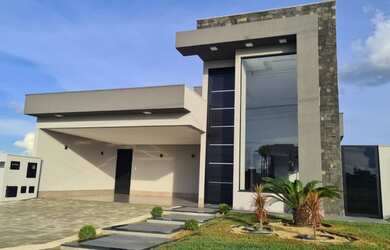 Imagem: A casa em condomínio possui 3 Dormitórios, 4 Banheiros, 2