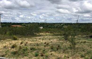 Imagem: O terreno possui 200m² de Área e está localizado em Conde