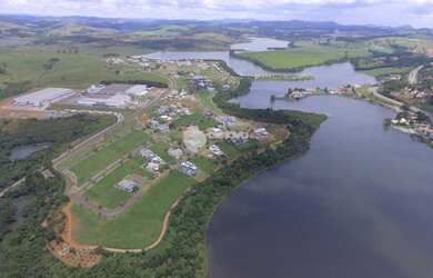 Imagem: O terreno possui 947m² de Área e está localizado em Bortolan