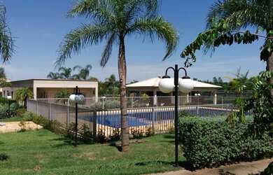 Imagem: A casa em condomínio possui 3 Dormitórios, 3 Banheiros, 2