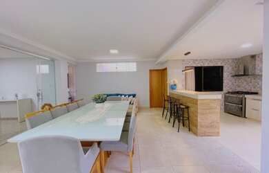 Imagem: A casa em condomínio possui 3 Dormitórios, 2 Banheiros, 3