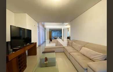 Imagem: A casa possui 5 Dormitórios, 4 Banheiros, 5 Vagas na garagem