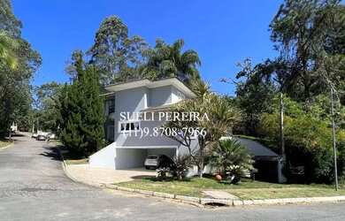 Imagem: A casa em condomínio possui 4 Dormitórios, 5 Banheiros, 5