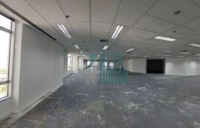 Imagem: O depósito para alugar possui 5 Vagas na garagem e 1832m²