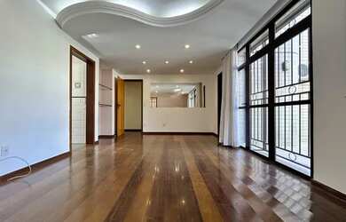 Imagem: O apartamento possui 4 Dormitórios, 3 Banheiros, 2 Vagas na