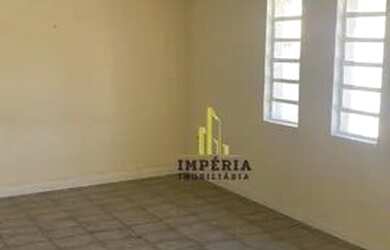 Imagem: A casa possui 2 Dormitórios, 2 Banheiros, 3 Vagas na garagem