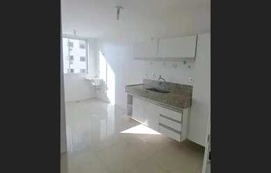 Imagem: O apartamento possui 2 Dormitórios, 2 Banheiros e 2 Vagas na