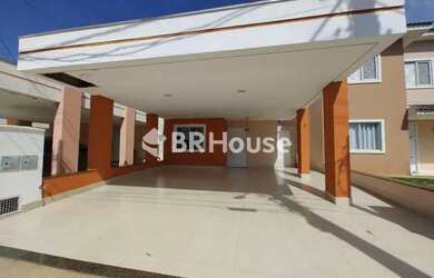 Imagem: A casa em condomínio possui 3 Dormitórios, 1 Banheiro, 2 Vagas