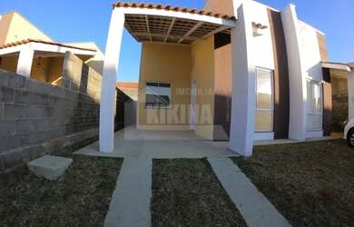 Imagem: A casa possui 2 Dormitórios, 1 Banheiro, 1 Vaga na garagem