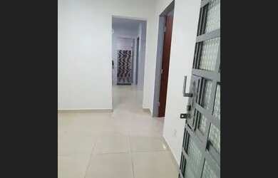 Imagem: A casa possui 2 Dormitórios, 1 Banheiro, 1 Vaga na garagem