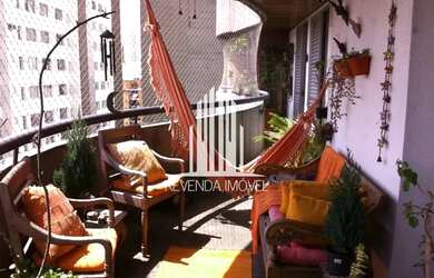 Imagem: O apartamento possui 4 Dormitórios, 4 Banheiros, 2 Vagas na