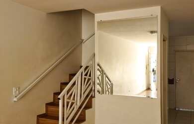 Imagem: A casa possui 3 Dormitórios, 2 Banheiros, 2 Vagas na garagem