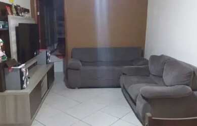 Imagem: A casa possui 2 Dormitórios, 2 Banheiros e 2 Vagas na garagem