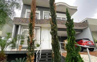 Imagem: A casa em condomínio possui 3 Dormitórios, 3 Banheiros, 4