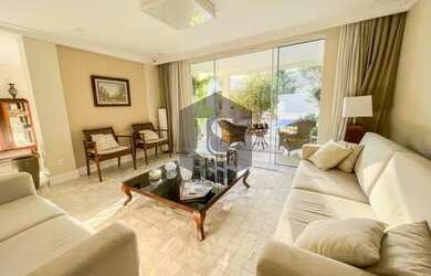 Imagem: A casa em condomínio possui 5 Dormitórios, 5 Banheiros, 2