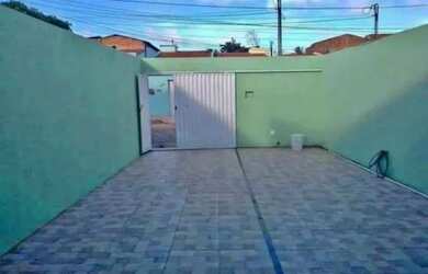 Imagem: A casa possui 2 Dormitórios, 2 Banheiros, 1 Vaga na garagem