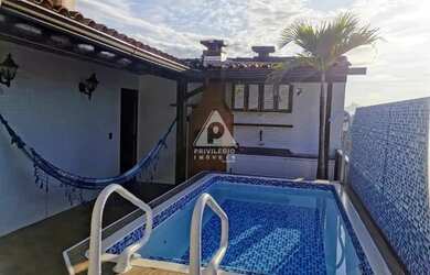 Imagem: O depósito possui 1 Vaga na garagem, 160m² de Área e está