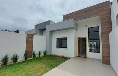 Imagem: A casa possui 2 Dormitórios, 1 Banheiro, 2 Vagas na garagem