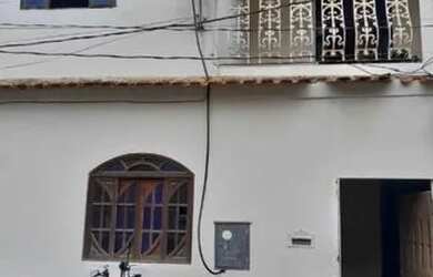 Imagem: A casa possui 2 Dormitórios, 1 Banheiro, 1 Vaga na garagem