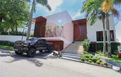 Imagem: A casa em condomínio possui 5 Dormitórios, 5 Banheiros, 4