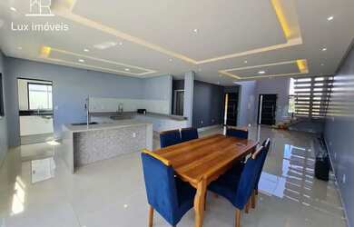 Imagem: A casa em condomínio possui 4 Dormitórios, 5 Banheiros, 4