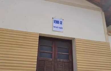 Imagem: A casa possui 4 Dormitórios, 1 Banheiro, Imóvel novo e está