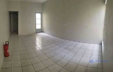 Imagem: A casa possui 3 Dormitórios, 1 Banheiro, 138m² de Área e