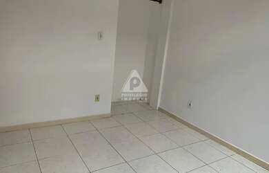 Imagem 9: Privilégio imóveis vende : Excelente sala quarto, com ótima localização