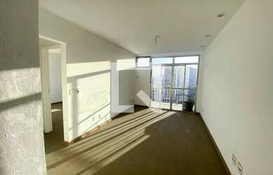 Imagem: O apartamento possui 1 Dormitório, 1 Banheiro, 1 Vaga na garagem