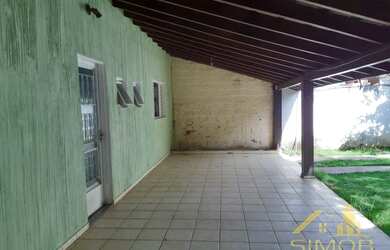 Imagem: A casa possui 2 Dormitórios, 2 Banheiros, 3 Vagas na garagem