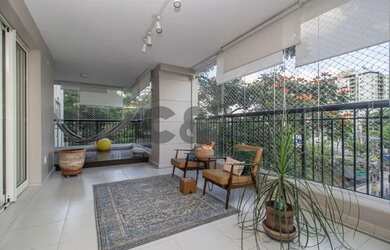 Imagem: O apartamento possui 4 Dormitórios, 5 Banheiros, 4 Vagas na