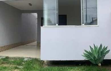 Imagem: A casa para alugar possui 2 Dormitórios, 2 Banheiros e 2 Vagas