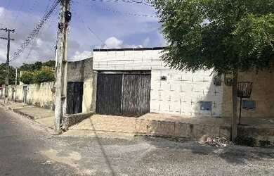 Imagem: A casa possui 1 Dormitório, 1 Banheiro, 1 Vaga na garagem