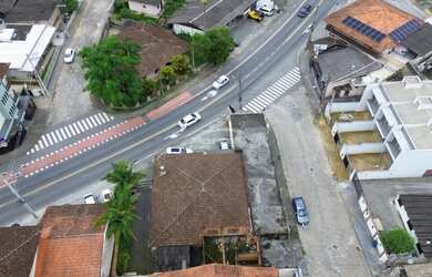 Imagem 5: Imóvel comercial disponível para venda, com 296 m² de área construída...