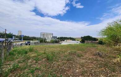 Imagem: O terreno possui 989m² de Área e está localizado em Parque