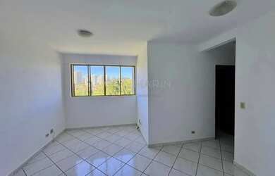 Imagem: O apartamento possui 3 Dormitórios, 1 Banheiro, 1 Vaga na garagem