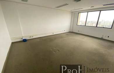 Imagem: O depósito possui 2 Vagas na garagem, 80m² de Área e está