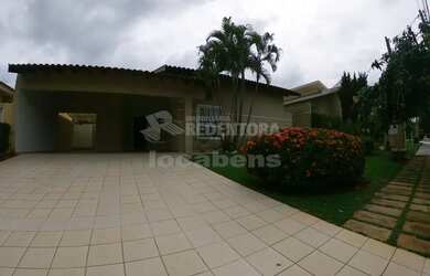 Imagem: A casa em condomínio possui 3 Dormitórios, 3 Banheiros, 5