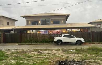 Imagem: A casa em condomínio possui 4 Dormitórios, 5 Banheiros, 2