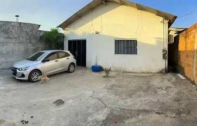 Imagem: A casa possui 2 Dormitórios, 1 Banheiro, 1 Vaga na garagem
