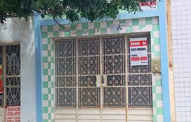 Imagem: A casa possui 3 Dormitórios, 2 Banheiros, 1 Vaga na garagem