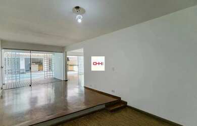 Imagem: A casa possui 5 Dormitórios, 5 Banheiros, 5 Vagas na garagem