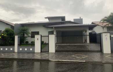 Imagem: A casa à venda possui 2 Dormitórios, 1 Banheiro e 172m² de